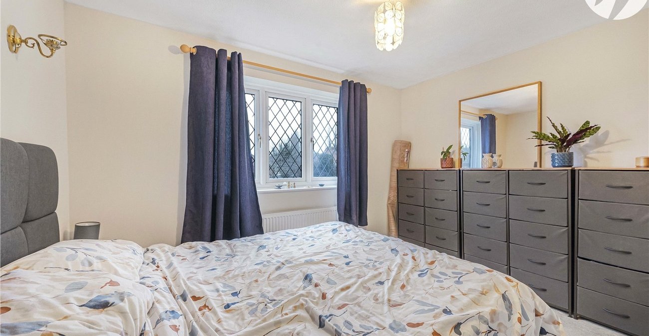 2 bedroom house for sale in Greenhithe | Robinson Jackson