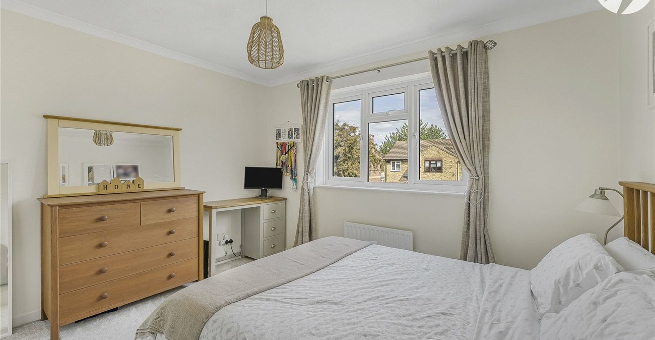 2 bedroom house for sale in Greenhithe | Robinson Jackson