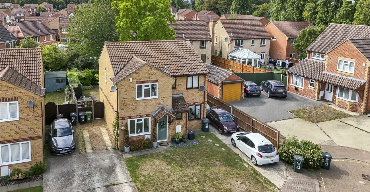 2 bedroom house for sale in Greenhithe | Robinson Jackson