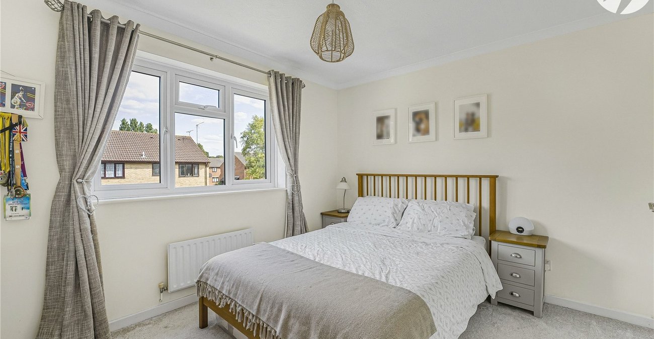 2 bedroom house for sale in Greenhithe | Robinson Jackson