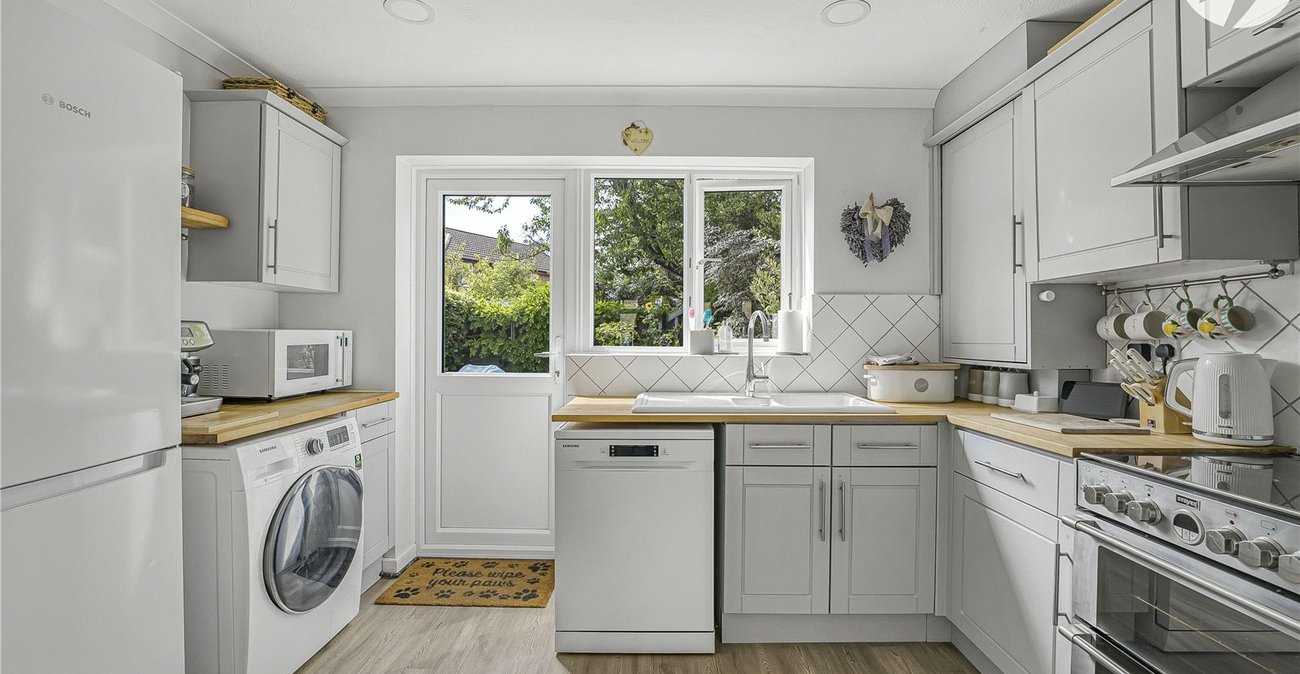 2 bedroom house for sale in Greenhithe | Robinson Jackson