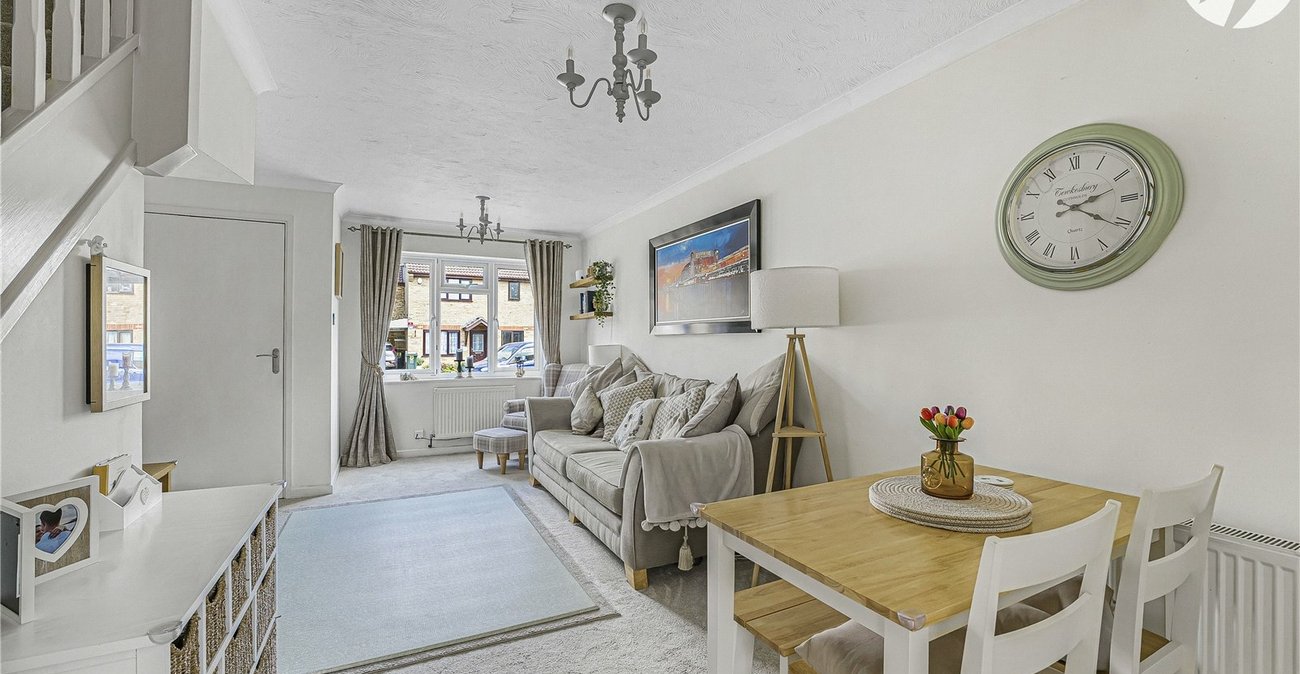 2 bedroom house for sale in Greenhithe | Robinson Jackson