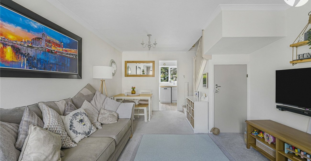 2 bedroom house for sale in Greenhithe | Robinson Jackson