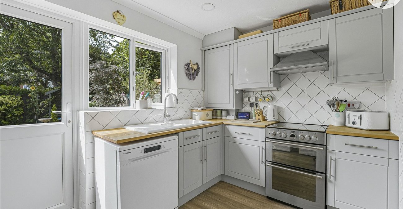 2 bedroom house for sale in Greenhithe | Robinson Jackson