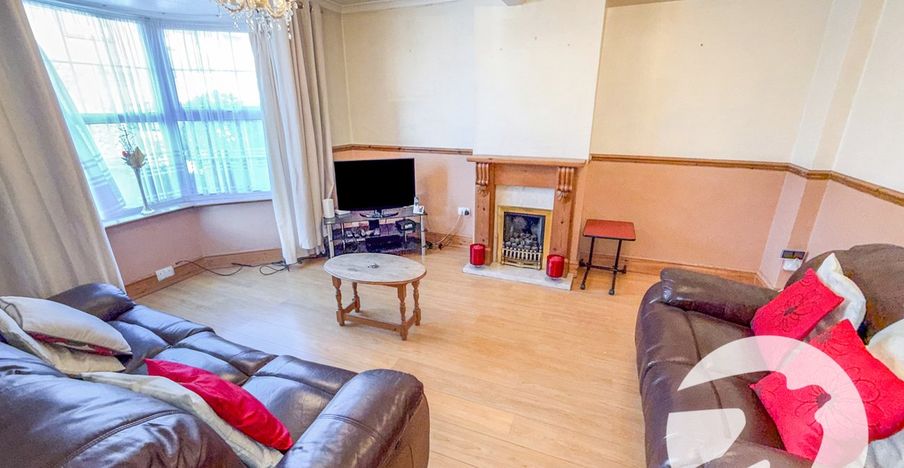 3 bedroom house for sale in London | Robinson Jackson