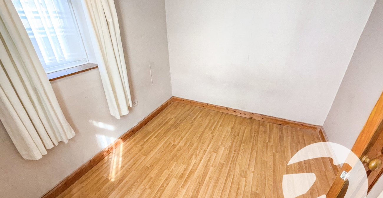 3 bedroom house for sale in London | Robinson Jackson