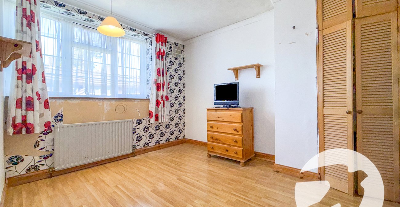 3 bedroom house for sale in London | Robinson Jackson