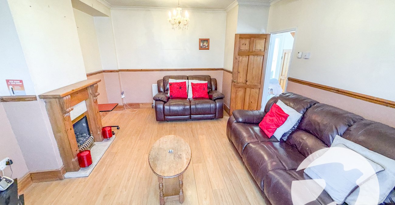 3 bedroom house for sale in London | Robinson Jackson