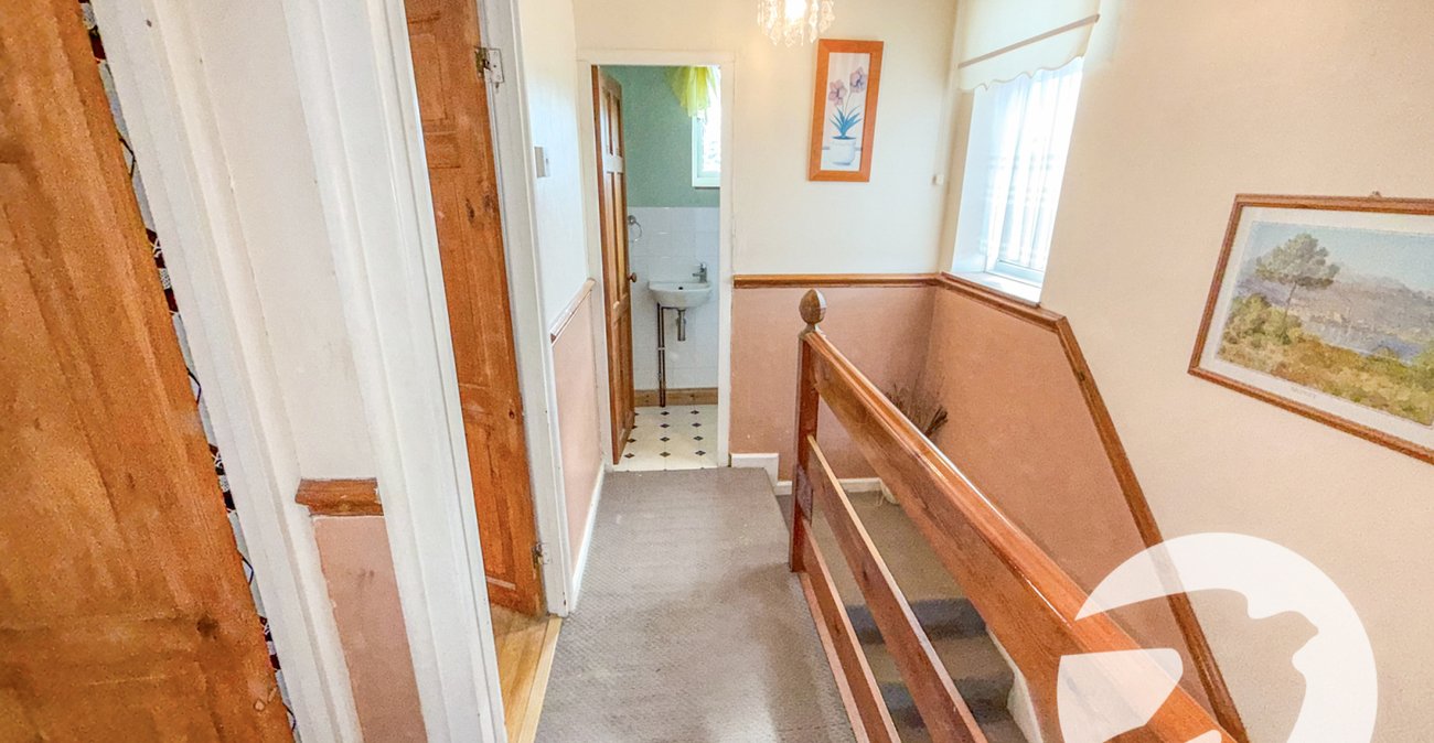 3 bedroom house for sale in London | Robinson Jackson