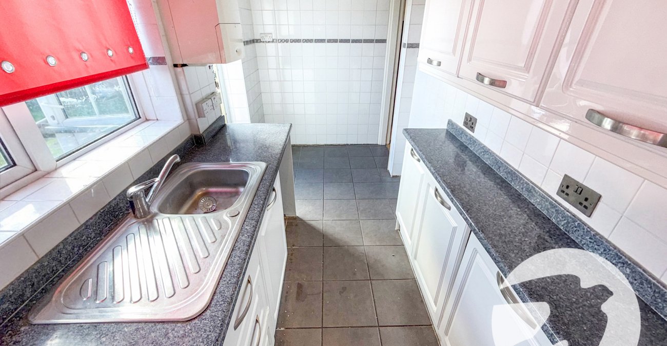 3 bedroom house for sale in London | Robinson Jackson