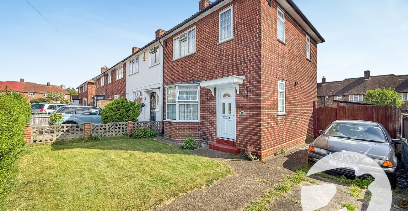 3 bedroom house for sale in London | Robinson Jackson