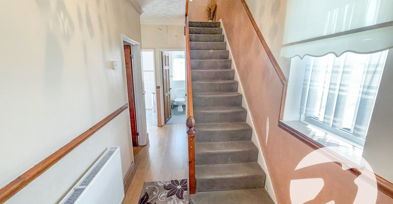 3 bedroom house for sale in London | Robinson Jackson