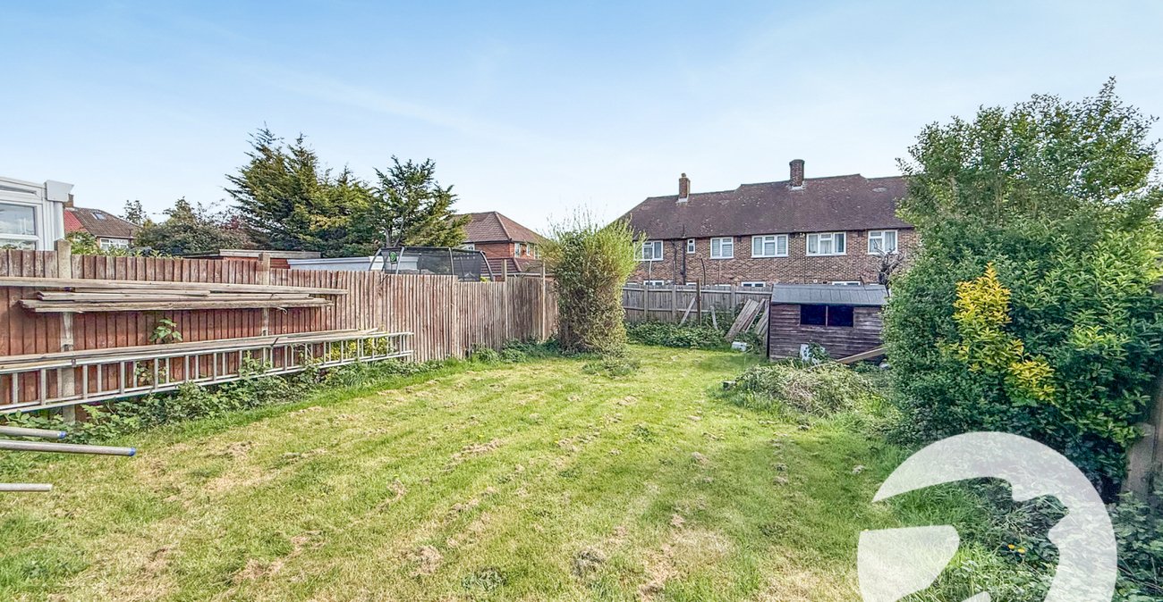 3 bedroom house for sale in London | Robinson Jackson