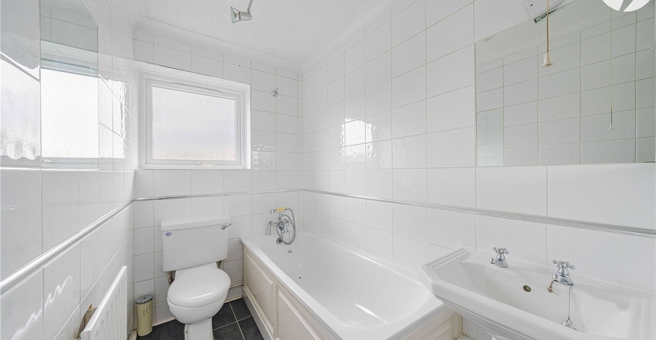 1 bedroom property for sale in Horton Kirby | Robinson Jackson
