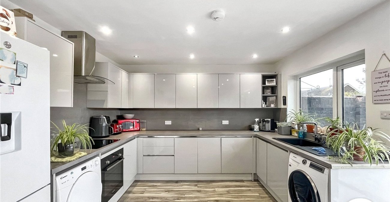 2 bedroom bungalow for sale in Lower Halstow | Robinson Michael & Jackson