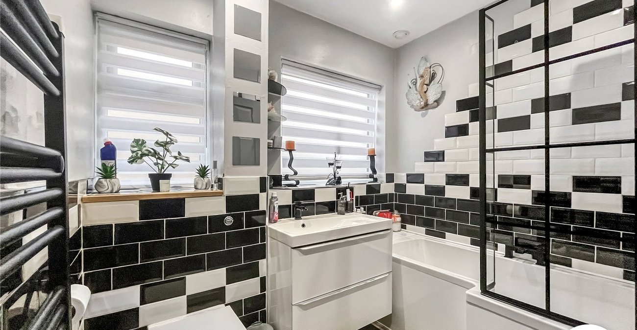 2 bedroom bungalow for sale in Lower Halstow | Robinson Michael & Jackson