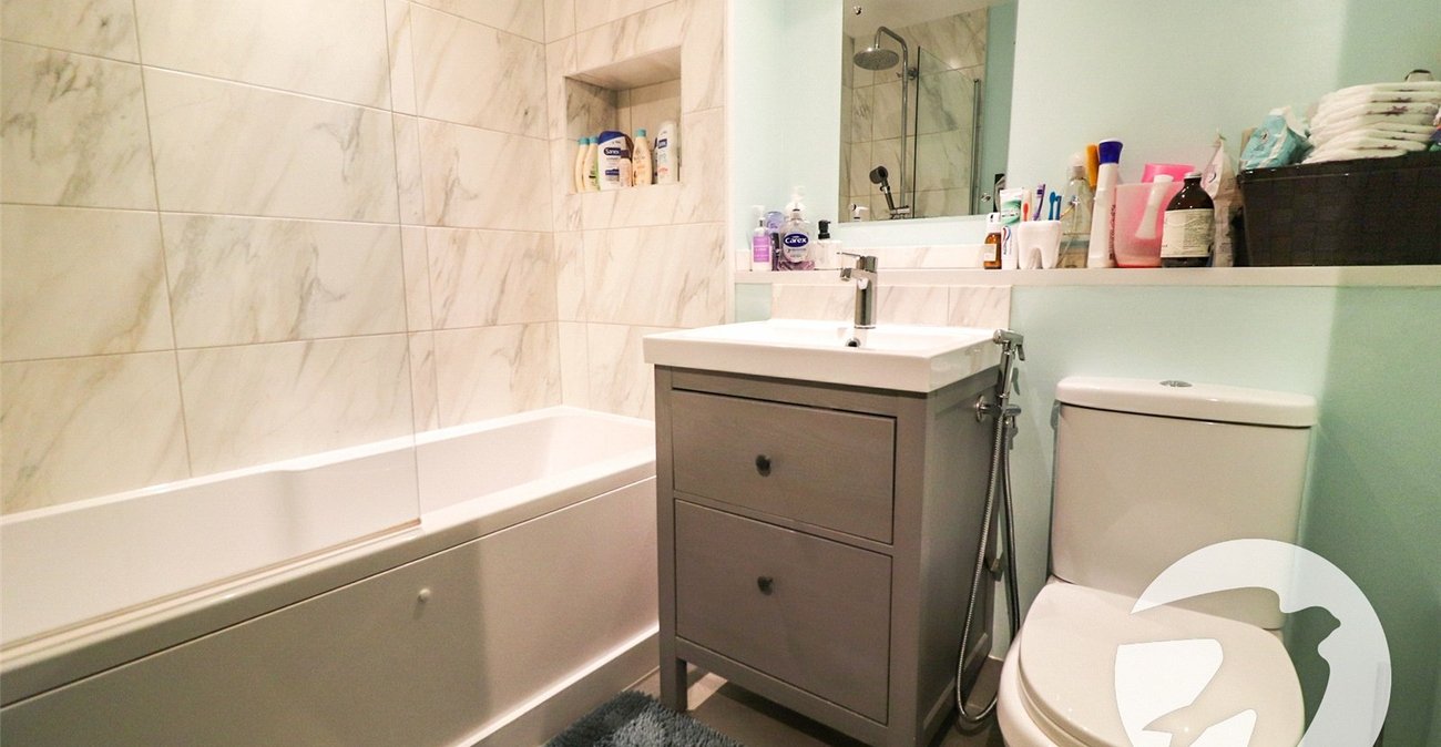 2 bedroom property for sale in Chichester Wharf | Robinson Jackson