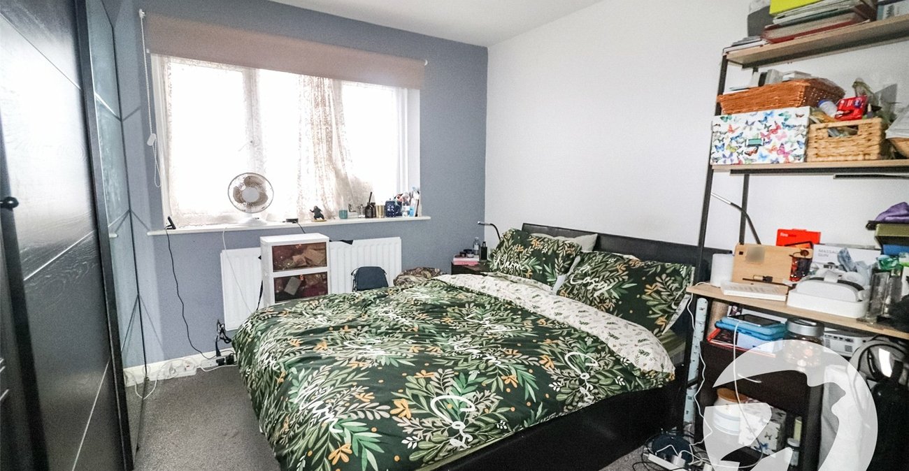 2 bedroom property for sale in Chichester Wharf | Robinson Jackson