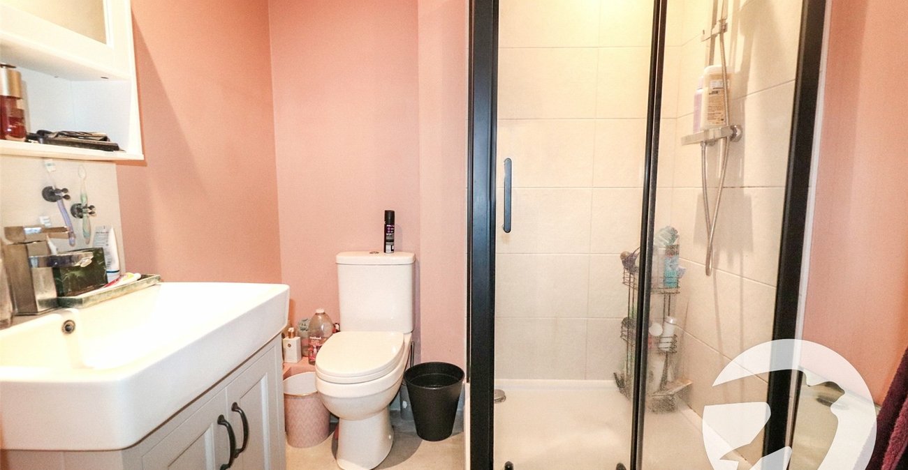 2 bedroom property for sale in Chichester Wharf | Robinson Jackson