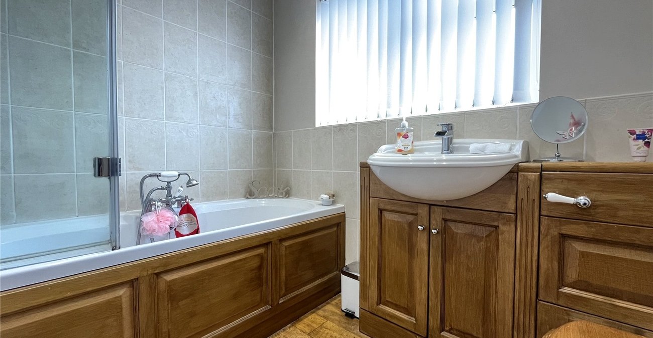 3 bedroom house for sale in Walderslade | Robinson Michael & Jackson