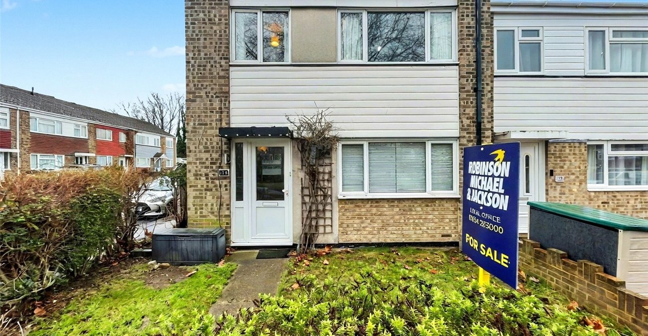 3 bedroom house for sale in Rainham | Robinson Michael & Jackson