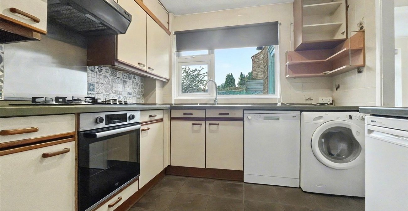 3 bedroom house for sale in Rainham | Robinson Michael & Jackson