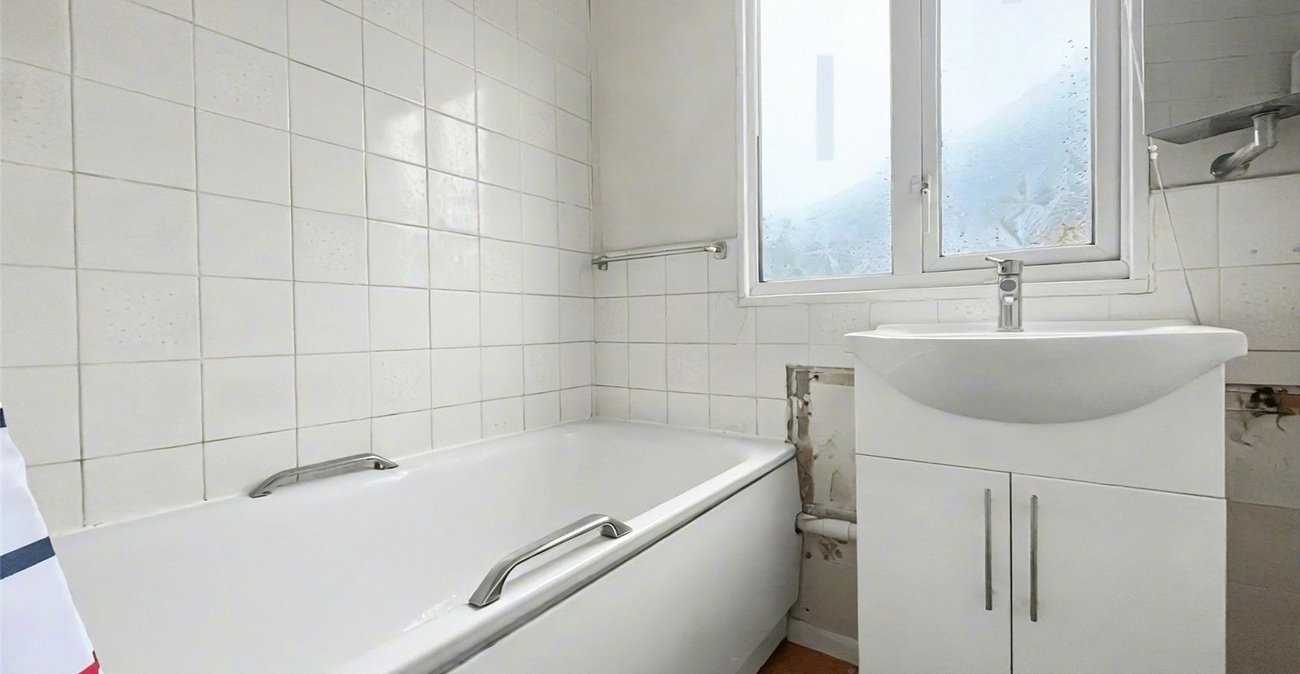 3 bedroom house for sale in Rainham | Robinson Michael & Jackson