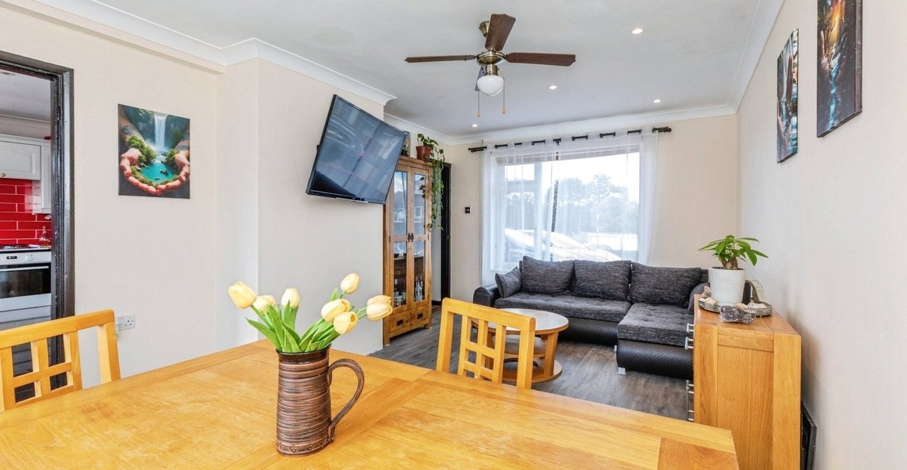 3 bedroom house for sale in Rochester | Robinson Michael & Jackson