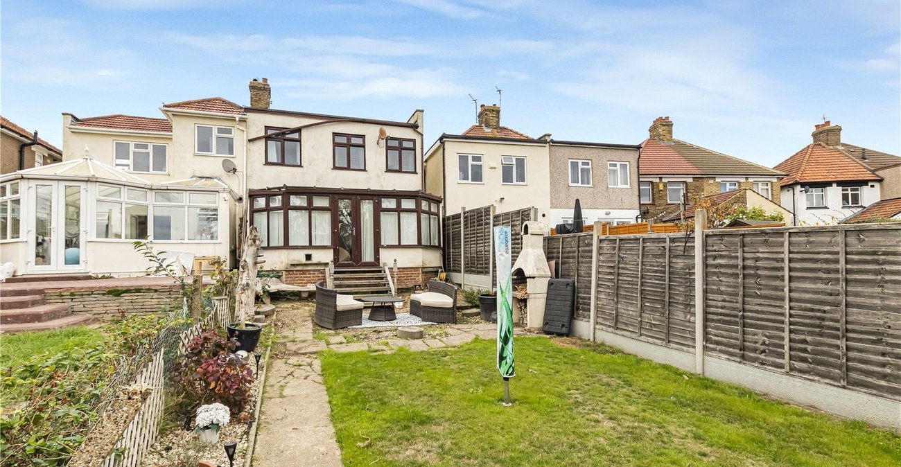 4 bedroom house for sale in Welling | Robinson Jackson