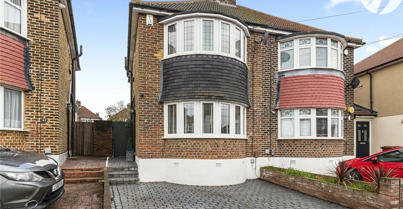 3 bedroom house for sale in Welling | Robinson Jackson