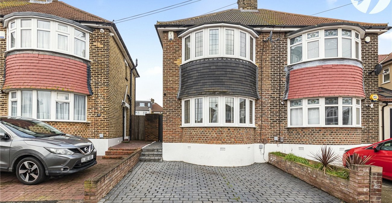 3 bedroom house for sale in Welling | Robinson Jackson