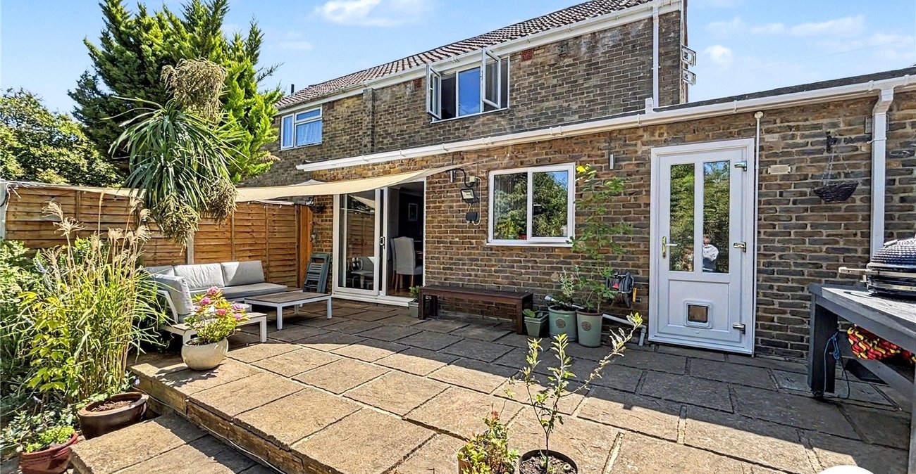 2 bedroom house for sale in Weedswood | Robinson Michael & Jackson
