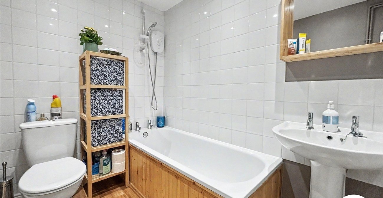 2 bedroom house for sale in Weedswood | Robinson Michael & Jackson