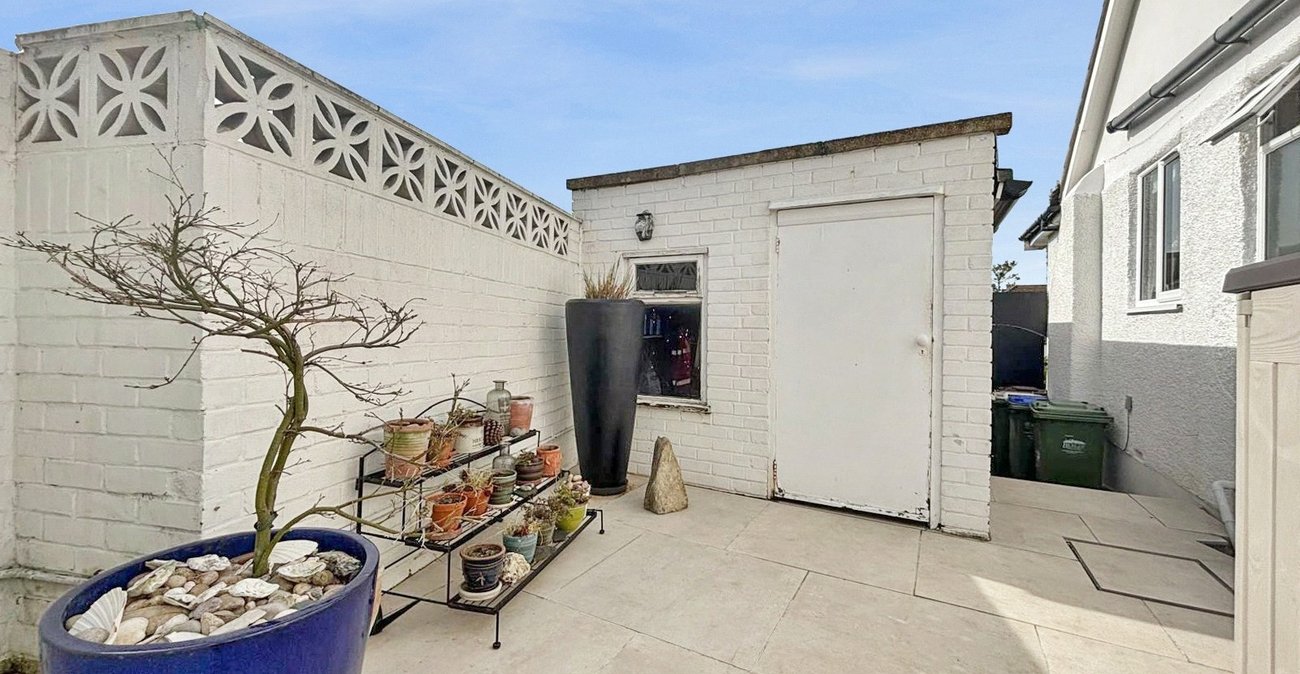4 bedroom bungalow for sale in Bexley | Robinson Jackson