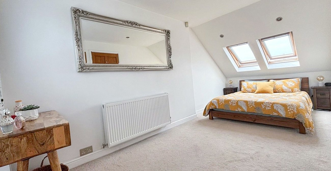 4 bedroom bungalow for sale in Bexley | Robinson Jackson