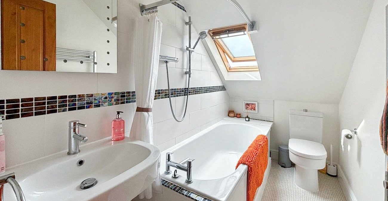 4 bedroom bungalow for sale in Bexley | Robinson Jackson