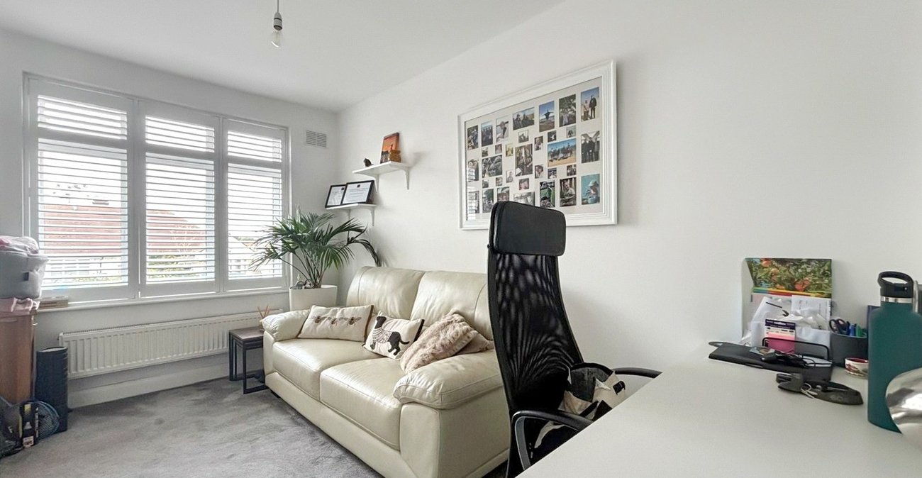 4 bedroom bungalow for sale in Bexley | Robinson Jackson