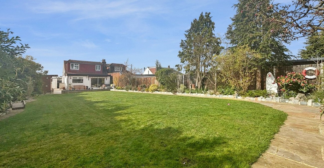 4 bedroom bungalow for sale in Bexley | Robinson Jackson