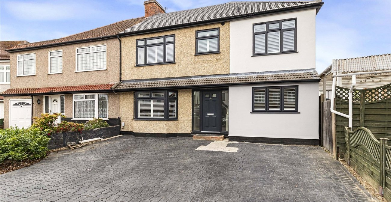 5 bedroom house for sale in South Welling | Robinson Jackson