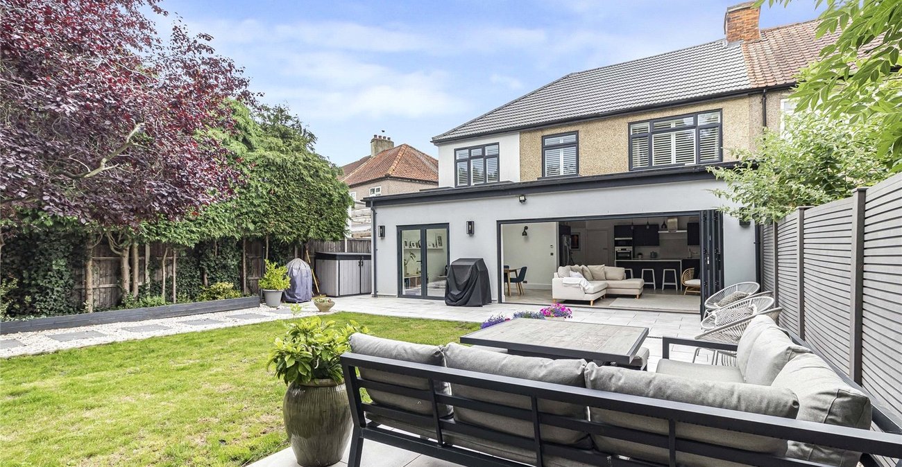5 bedroom house for sale in South Welling | Robinson Jackson