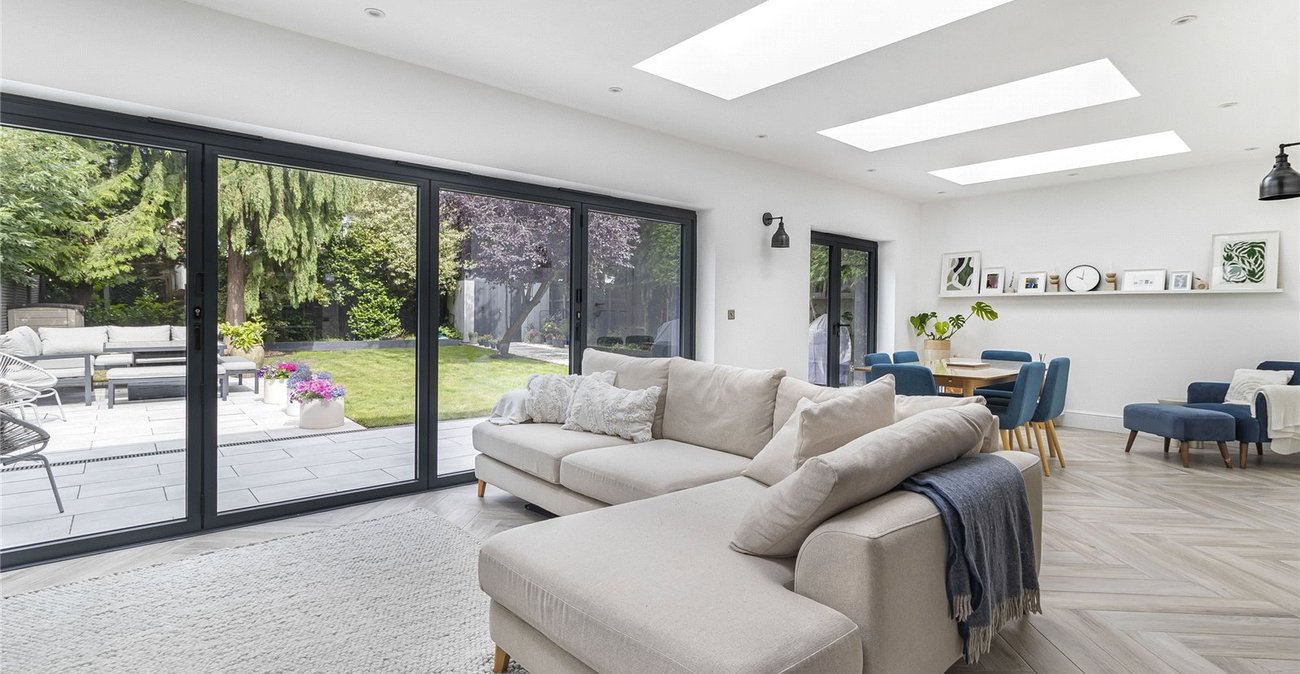 5 bedroom house for sale in South Welling | Robinson Jackson