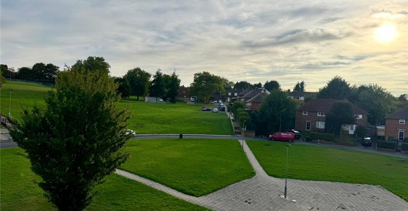 2 bedroom property for sale in Orpington | Robinson Jackson