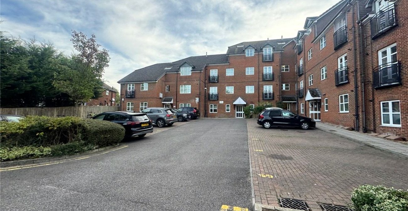 2 bedroom property for sale in Orpington | Robinson Jackson