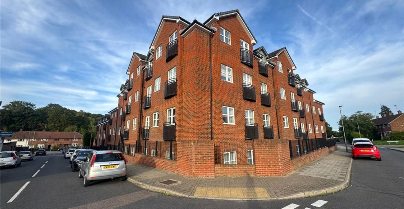 2 bedroom property for sale in Orpington | Robinson Jackson