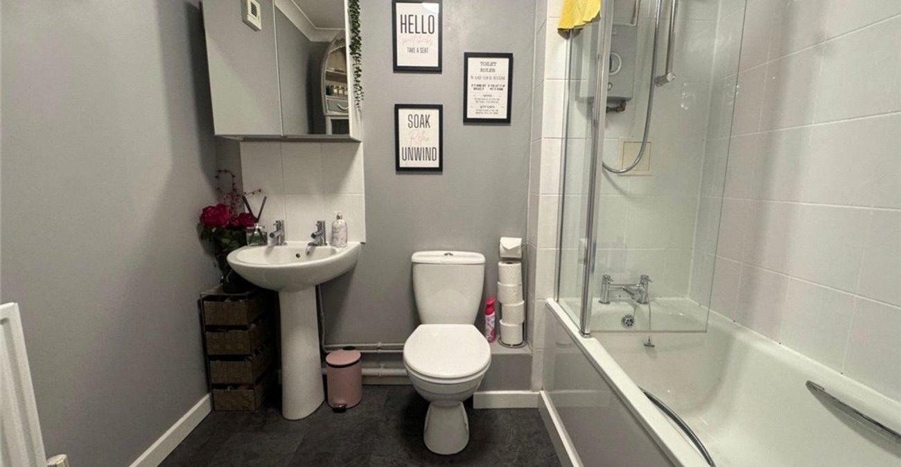 2 bedroom property for sale in Orpington | Robinson Jackson