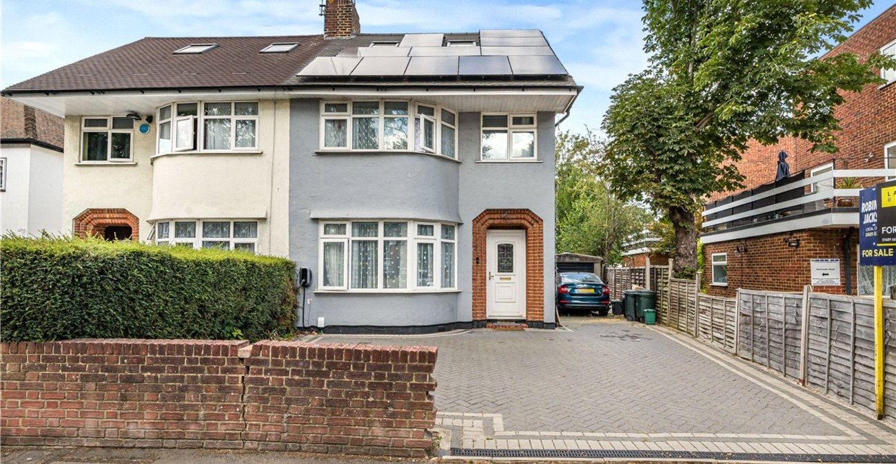 4 bedroom house for sale in Orpington | Robinson Jackson