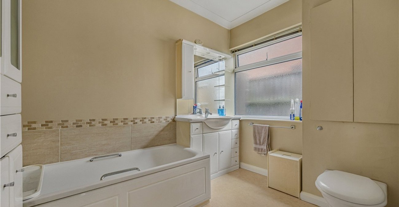 4 bedroom bungalow for sale in St Pauls Cray | Robinson Jackson