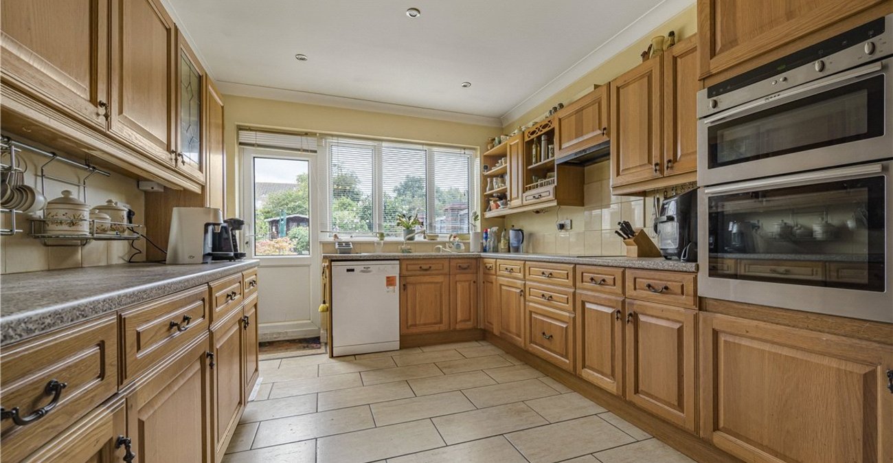 4 bedroom bungalow for sale in St Pauls Cray | Robinson Jackson