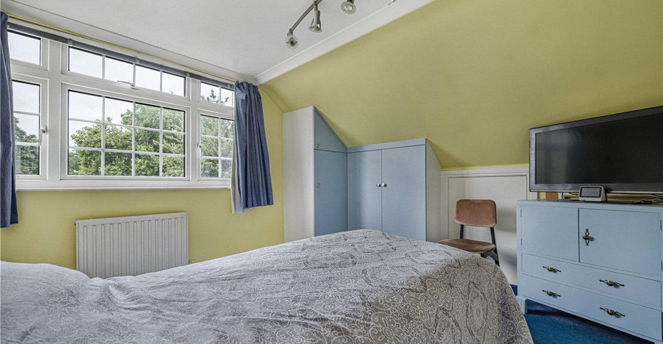 4 bedroom bungalow for sale in St Pauls Cray | Robinson Jackson