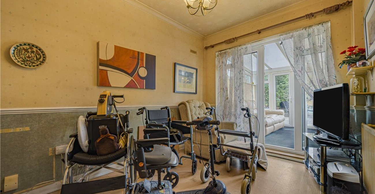 4 bedroom bungalow for sale in St Pauls Cray | Robinson Jackson